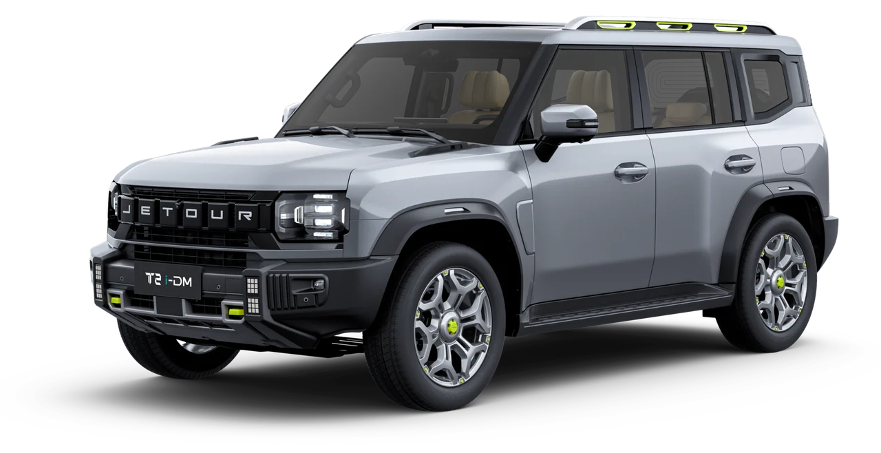 Jetour T2 i-DM in Silver from the front left three-quarter